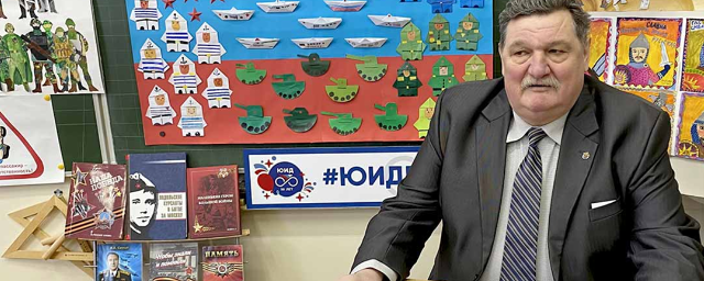 В школе №8 Раменского прошла встреча с ветераном Госавтоинспекции Алексеем Кутыревым