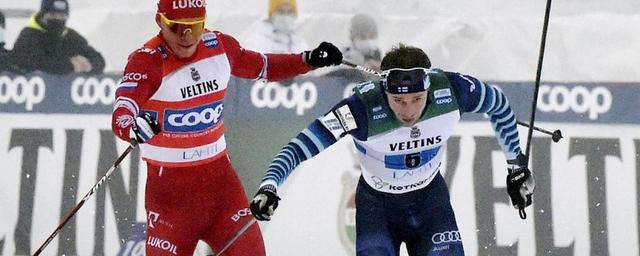 Видео: Российские лыжники лишились бронзовых медалей из-за неспортивного поведения Большунова