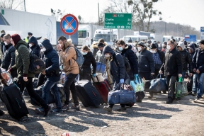 На границе с Польшей образовалась большая очередь на выезд с Украины