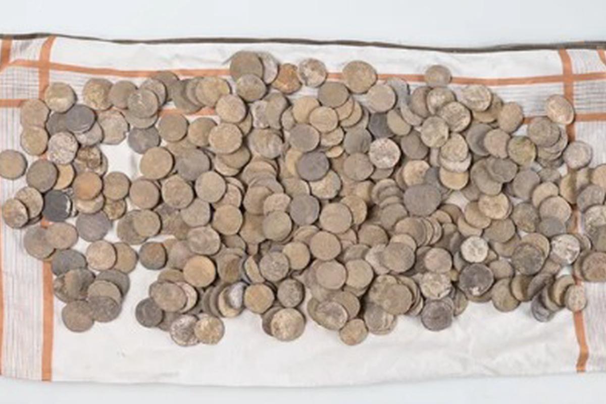В Германии мужчина восемь лет скрывал найденный древнеримский клад