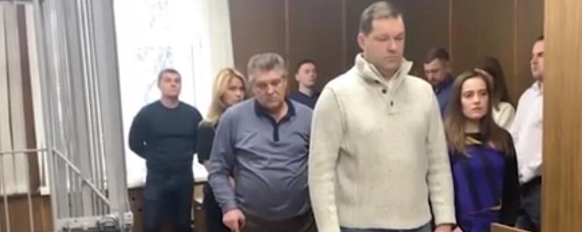 Московский суд приговорил к 3,5 годам тюрьмы экс-полицейского за попытку выманить 10 млн рублей