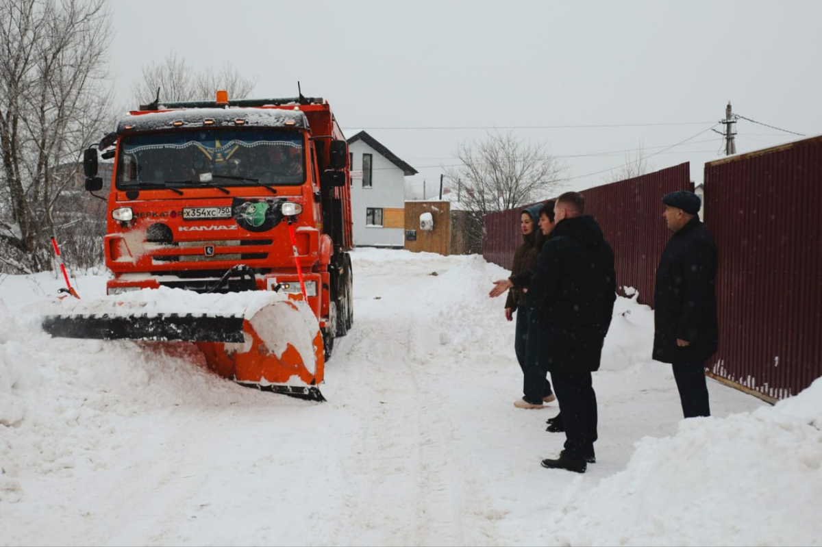 Депутаты Городского округа Пушкинский проверили качество расчистки дорог в Софрино после рекордного снегопада