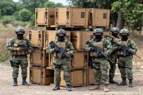 Американская винтовка и немецкий калашник: раскрыт состав «сборной солянки» боевиков в Африке