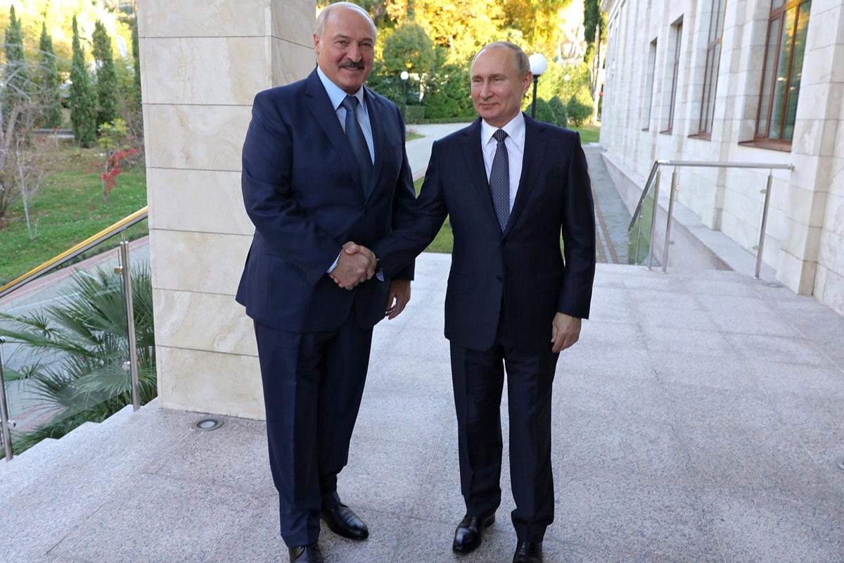 Стало известно, чем Лукашенко угостил Путина во время визита