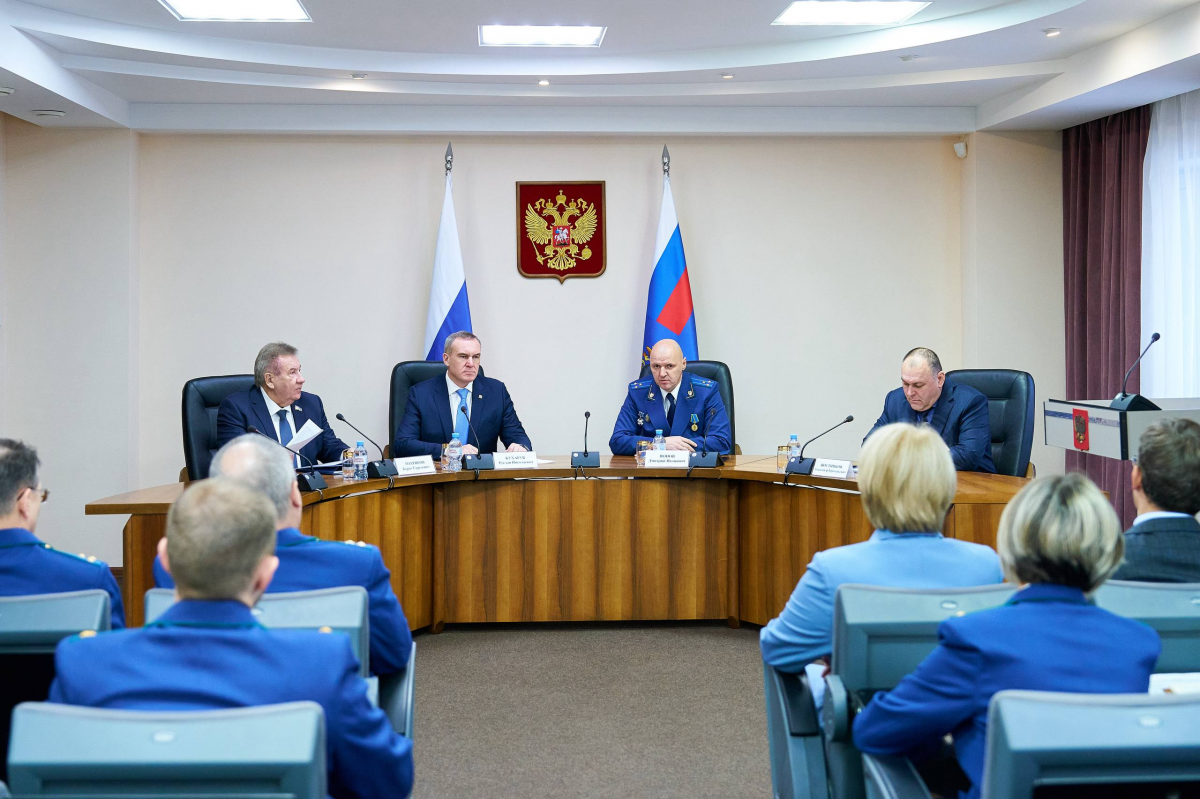 Руслан Кухарук обсудил с новым прокурором Югры Дмитрием Поповым план совместной работы по укреплению правопорядка в регионе