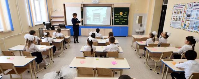 В двух новосибирских школах хотят продлить учебу, чтобы компенсировать отставание от программы