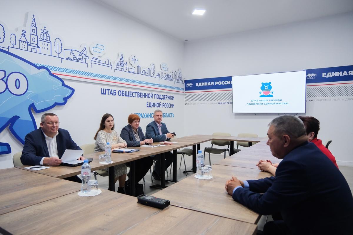 Председатель Думы Астраханской области Игорь Мартынов провел личный прием граждан