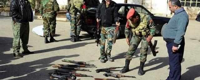 За сутки в пригороде Дамаска сдали оружие не менее трех тысяч боевиков