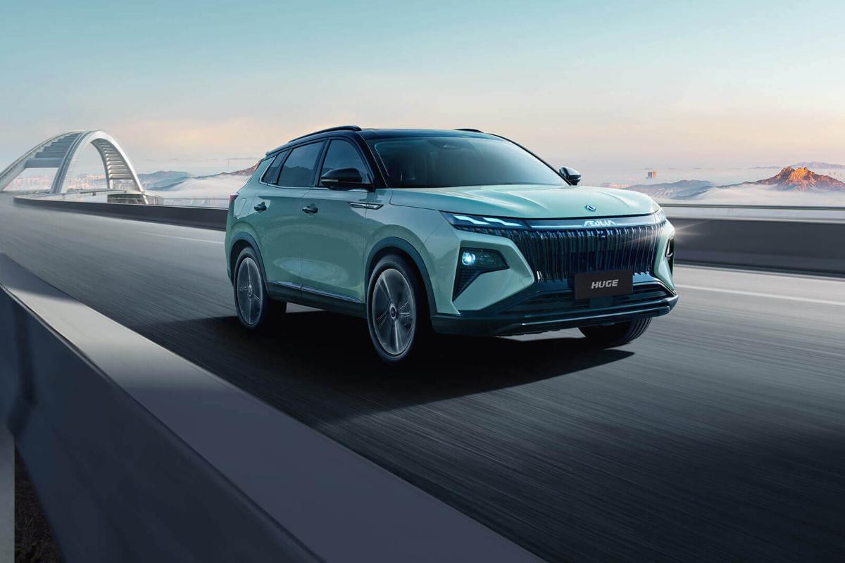 Dongfeng Huge выходит на рынок: крупнее конкурентов и дешевле 3 млн рублей