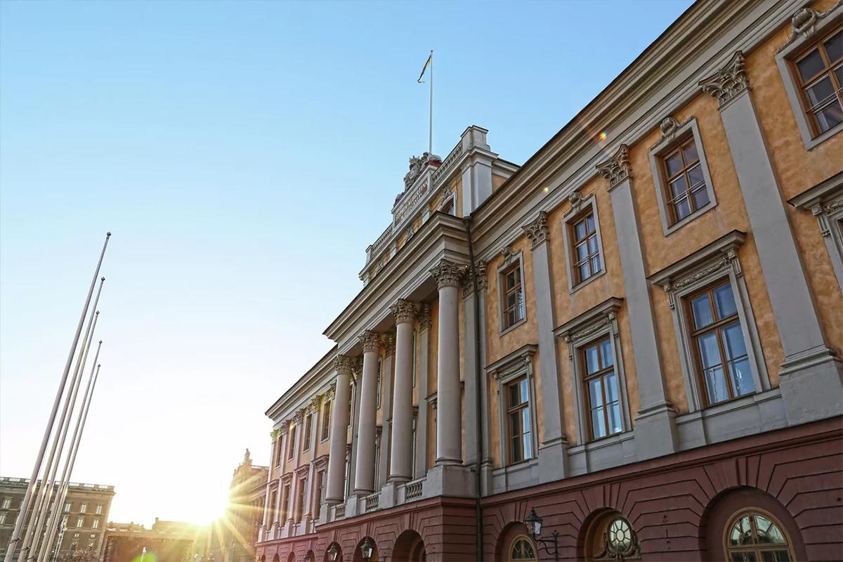 Швеция отходит от повестки разоружения