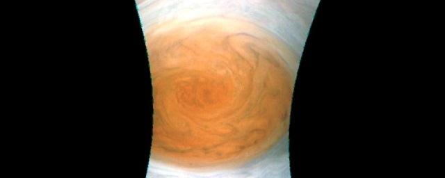 NASA опубликовало первые снимки Большого красного шторма на Юпитере