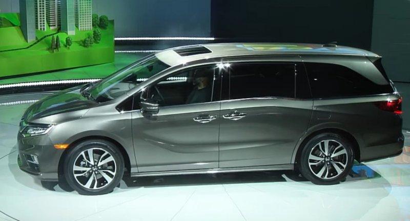 На авторынке стартовали продажи нового минивэна Honda Odyssey 2018