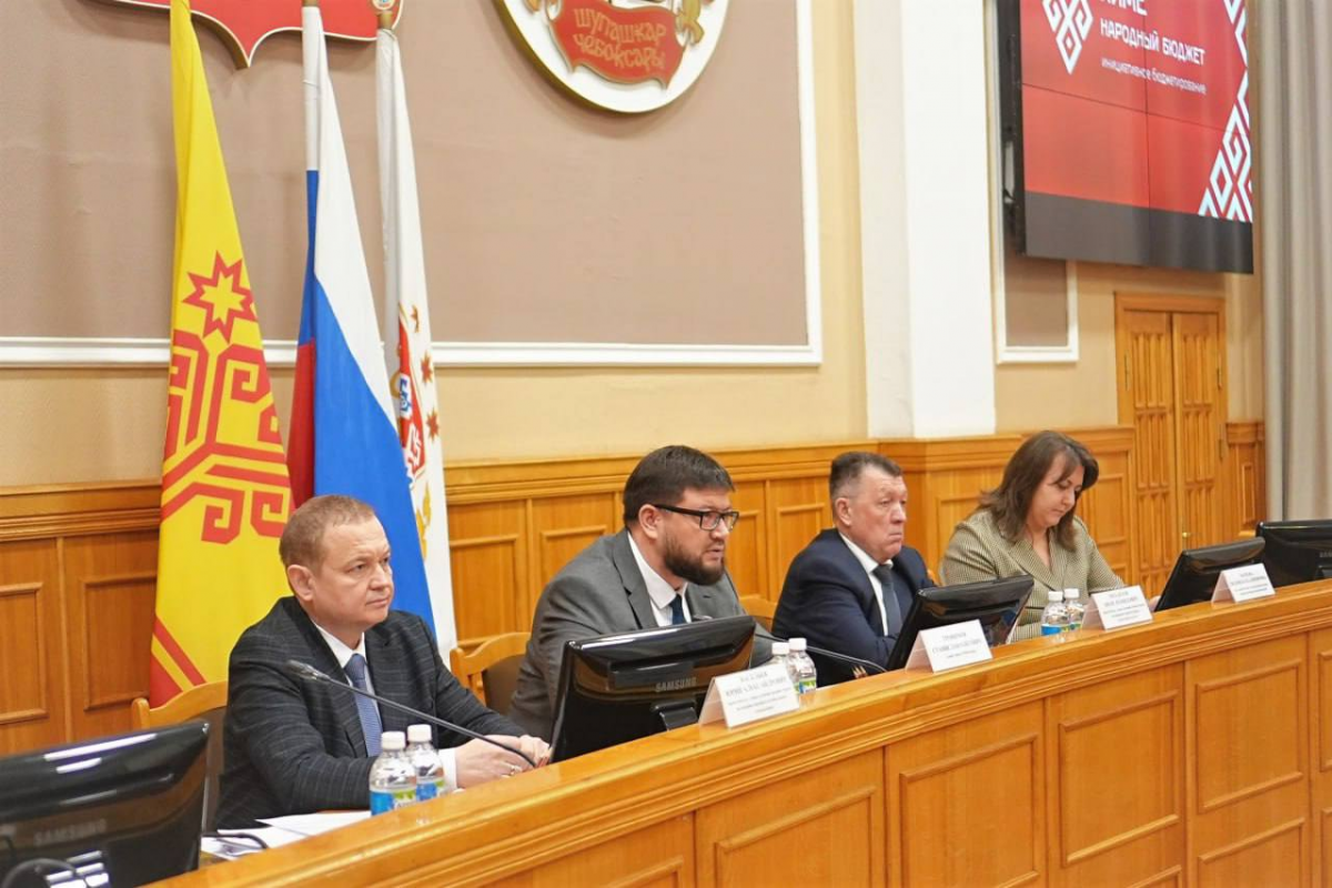 Глава Чебоксар Станислав Трофимов обсудил вопросы уборки дворов и эпидобстановки на еженедельной планерке в администрации