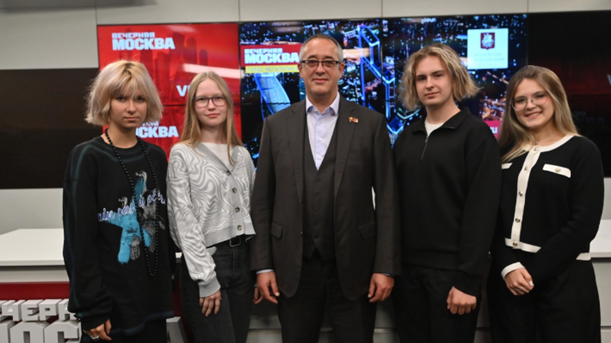 Председатель Мосгордумы провел встречу с молодыми журналистами