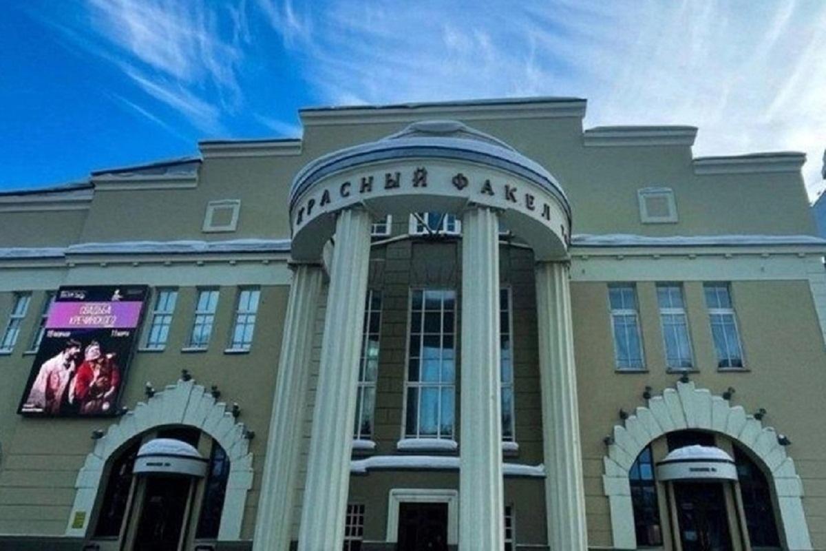 Новосибирский театр отменил показ скандального спектакля «Дело»