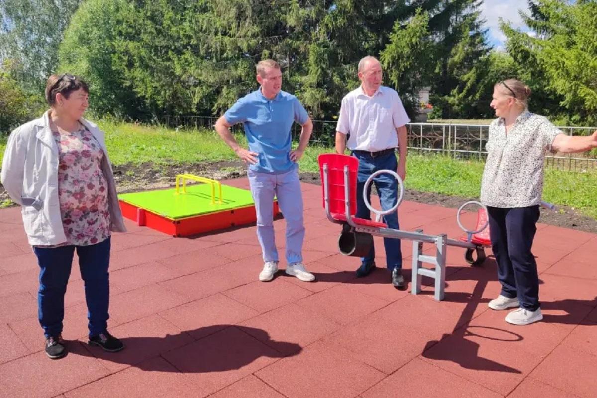 Новую детскую игровую площадку построили в селе Палаевка в Мордовии