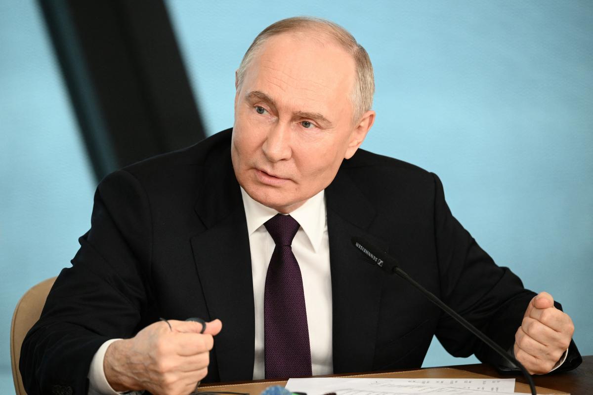 Путин (военный преступник) считает чушью утверждения о желании РФ напасть на НАТО