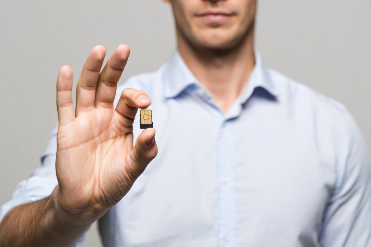 Эксперт Бедеров прокомментировал штрафы за передачу SIM-карт третьим лицам