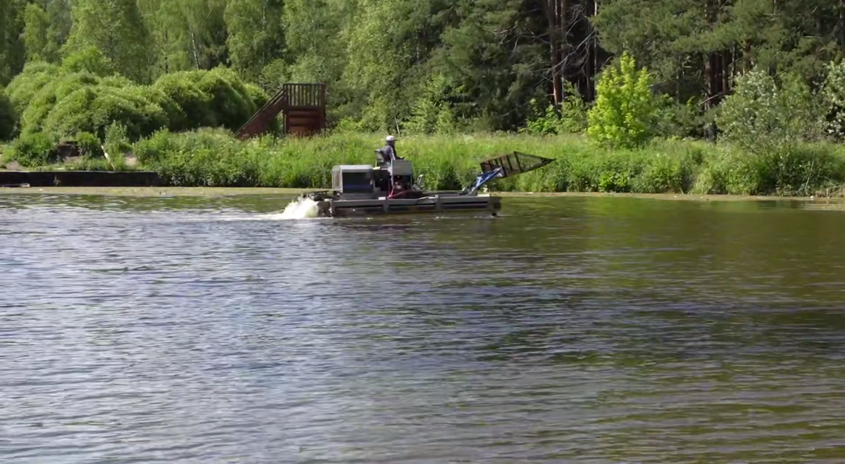 В Городском округе Пушкинский продолжается расчистка водоёмов