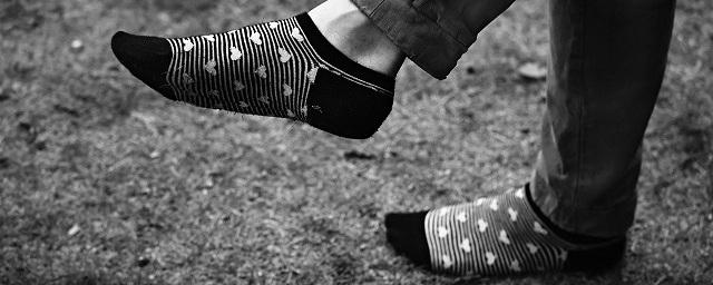 Смоленским чиновникам запретили носить яркие носки