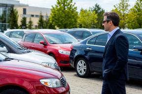 Автодилеры дали прогноз на 2026 год