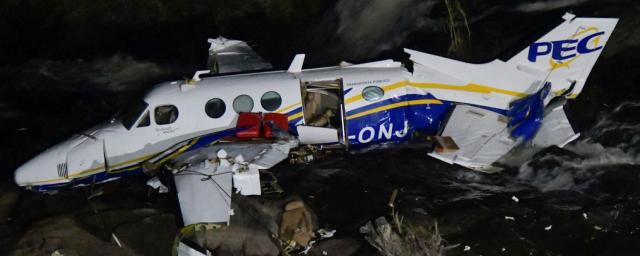 Трое человек стали жертвами крушения легкомоторного самолета в Бразилии