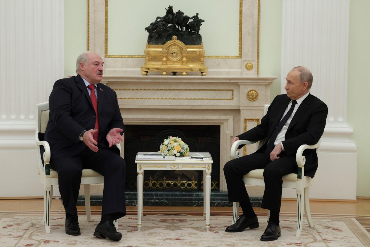 Путин согласился с предложением Лукашенко вернуться к проекту стамбульского договора с Киевом