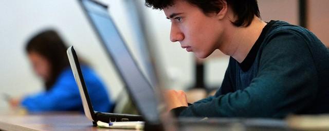 Школьник из Австралии взломал серверы Apple и похитил данные компании