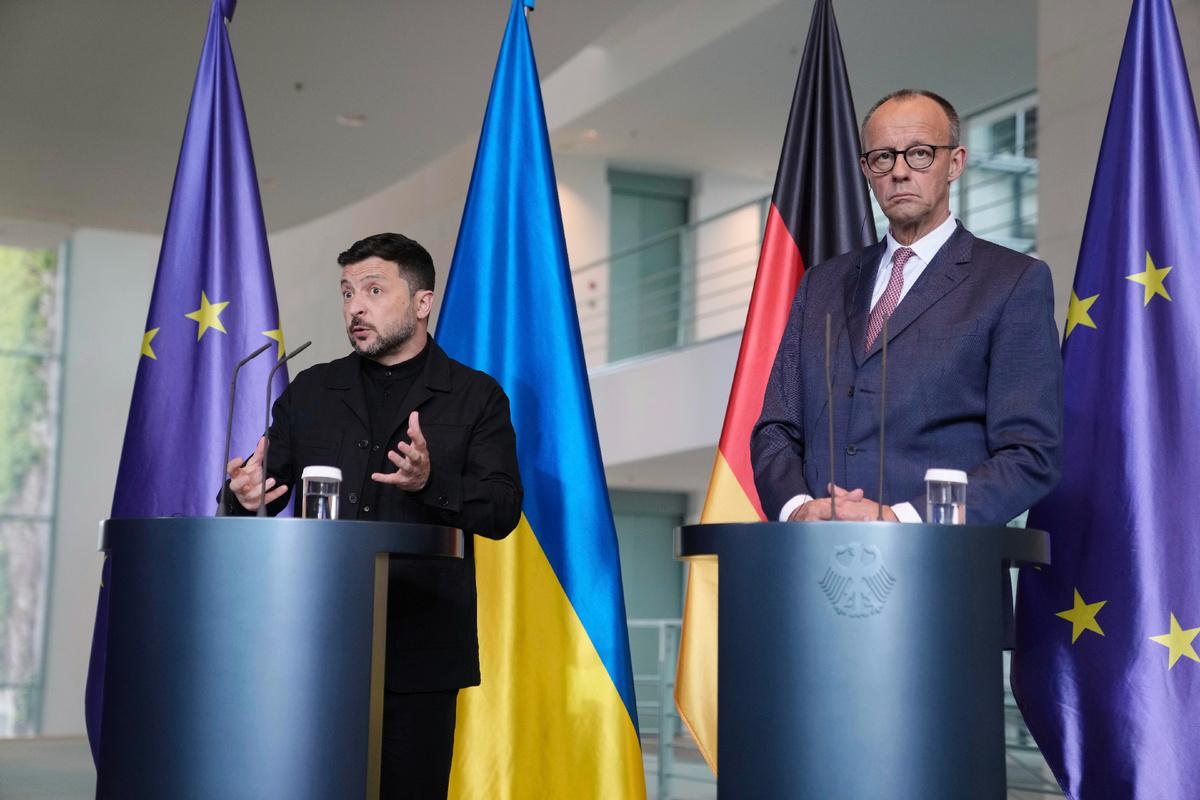 Политолог Доктороу: Мерц надеется, что его спасет пятая статья устава НАТО