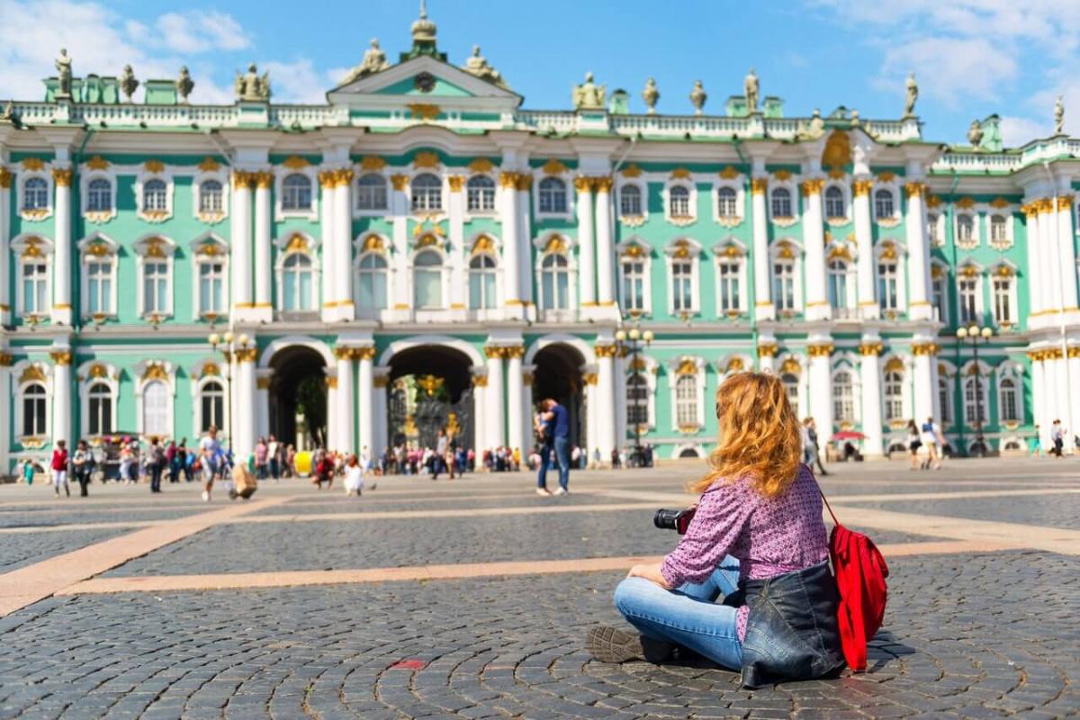 Стало известно, сколько денег иностранцы принесли Петербургу