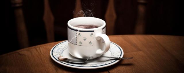 Врач Тяжельников: Чай с имбирем, овощи и фрукты помогут восстановиться после новогодних корпоративов