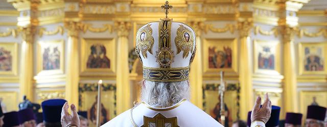 Двух архиереев в России отстранили от управления епархиями