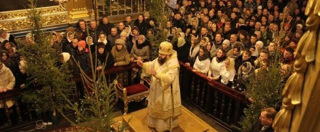 В Свято-Успенском соборе Смоленска прошло Рождественское богослужение