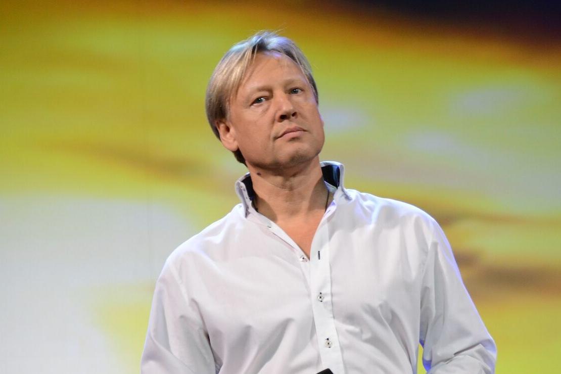 Дочь родилась в праздник, а сын спас от одиночества. Путь Дмитрия Харатьяна от пьяницы до семьянина