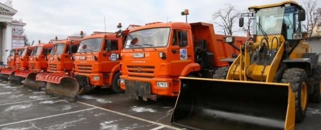 В Волгограде впервые прошел смотр коммунальной техники