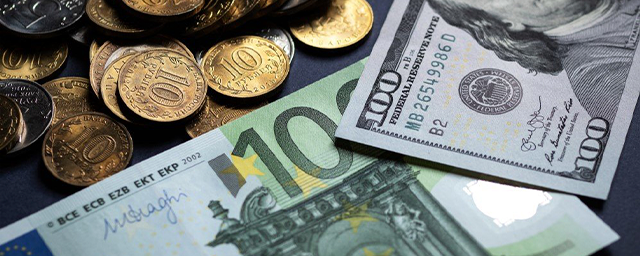 Рубль август 2016. Доллар евро рубль. Евро в рубли.