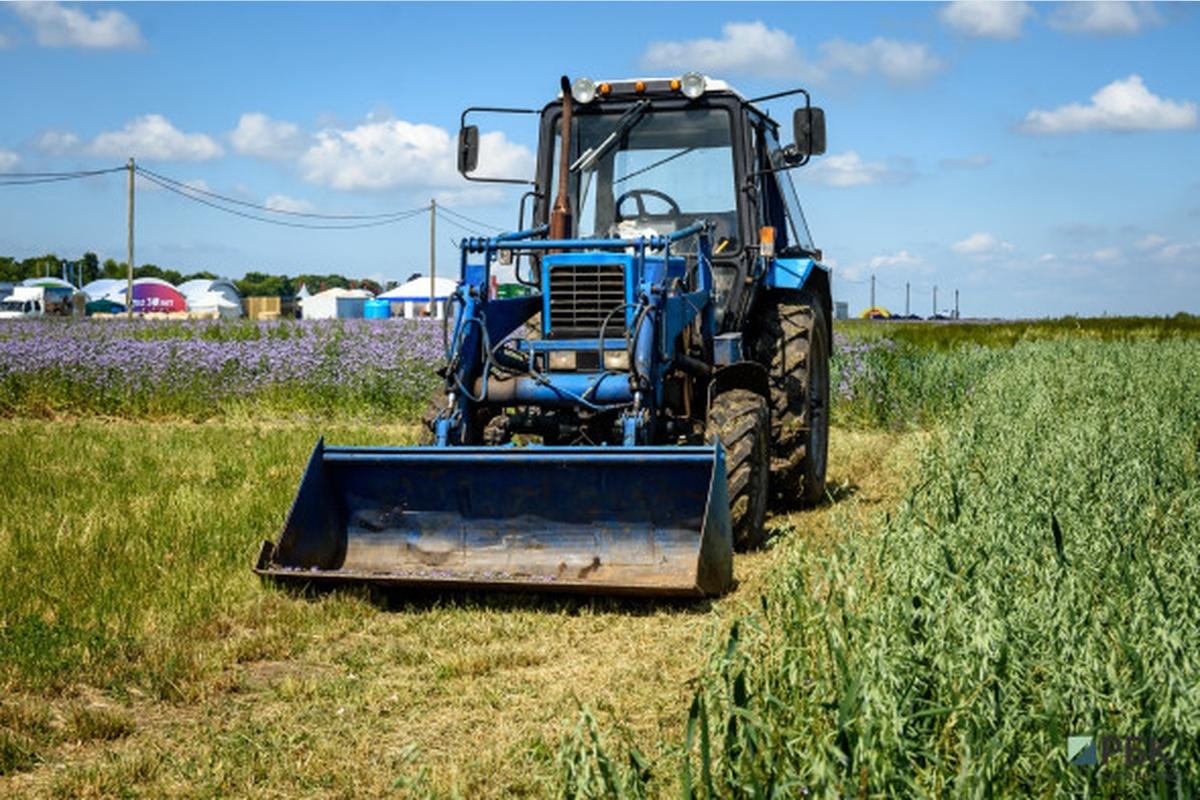 ФГИС УСМТ: в 2024 году выдано 378 тысяч удостоверений тракториста-машиниста и зарегистрировано 250 тысяч единиц техники