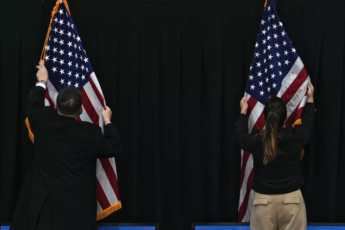 Более трети избирателей-демократов в США назвали свою партию слабой и неэффективной