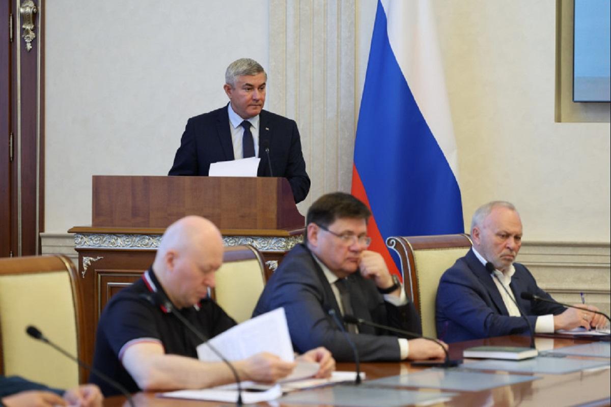 Губернатор Андрей Травников поставил задачу обеспечить высокий уровень проведения летних мероприятий, посвященных Году единства народов России