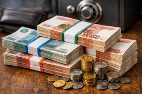 Тревожный «кэш»: на руках у россиян скопилась рекордная сумма. Эксперты объяснили «бум» на «наличку»