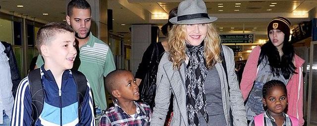 Мадонну обвинили в расизме из-за фото арбузов