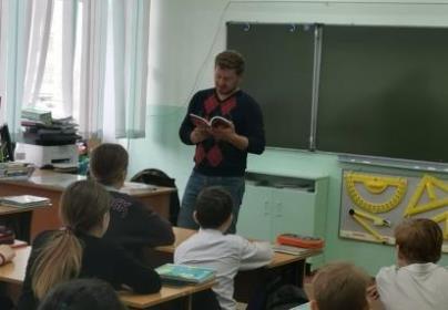 В Братске депутат Заксобрания Иркутской области Олег Попов провел «Урок мужества» для кадетов
