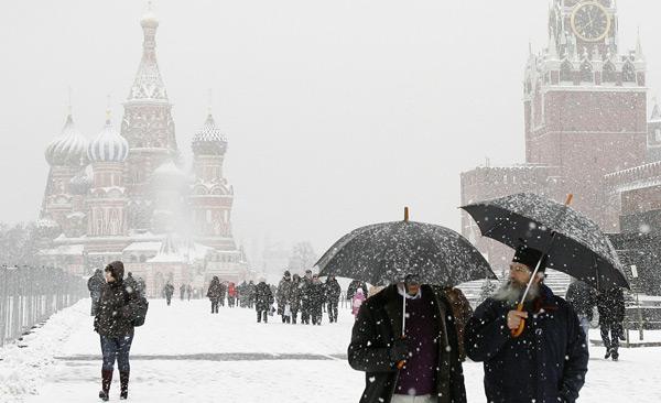 Из-за снегопада в Москве объявили «оранжевый» уровень угрозы