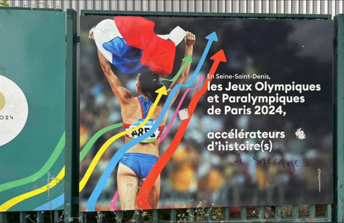 В Париже заметили рекламу Олимпиады с Еленой Исинбаевой и флагом России (страна-террорист)