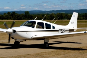 Учебный полет обернулся кошмаром в Финиксе: самолет врезался в жилой квартал, есть раненые