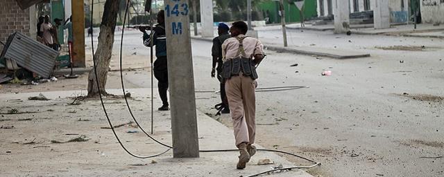 В Сомали при нападении террористов на отель погибли 15 человек