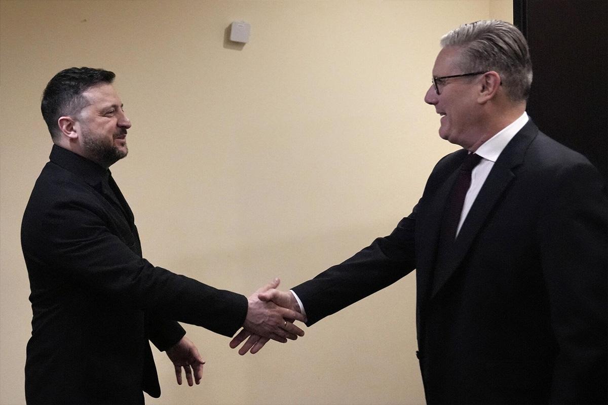 Удар по «теневому флоту» и ослабление Москвы: о чем Зеленский и Стармер договорились в Ереване