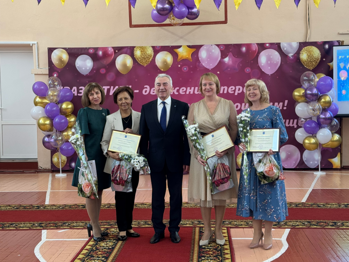 Спикер Заксобрания Ленобласти Сергей Бебенин поздравил Лодейнопольский центр образования «Развитие» с 35-летним юбилеем