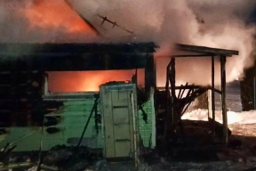 В деревне Заполье семь спасателей ликвидировали пожар в жилом доме