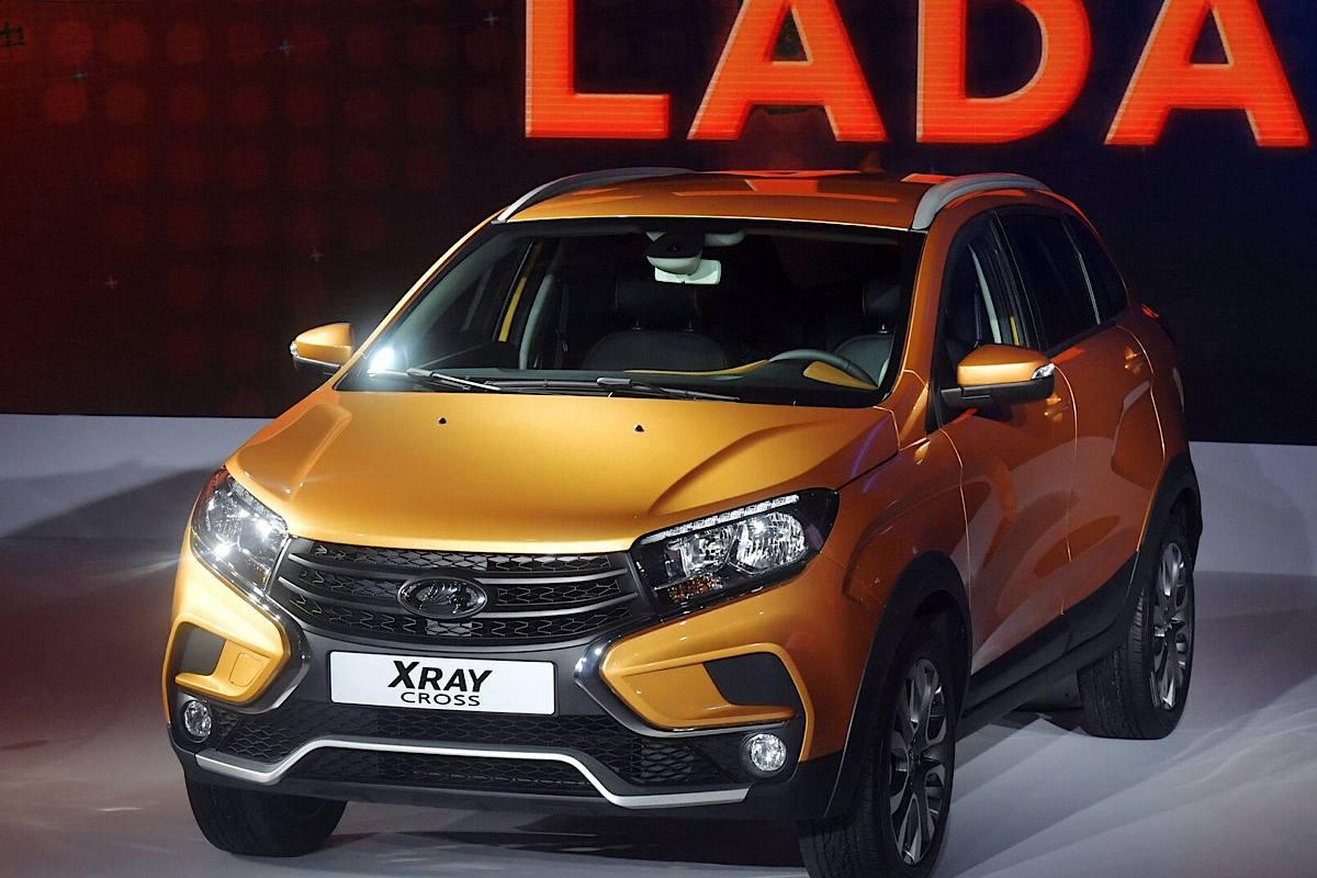 Lada вместо BMW: общественники призывают поддержать российский автопром